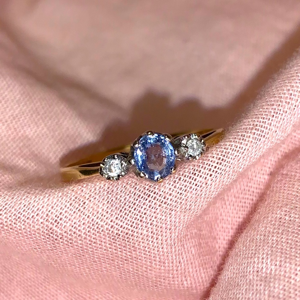 SOLD**** Cornflower Sapphire and Diamond gold ring